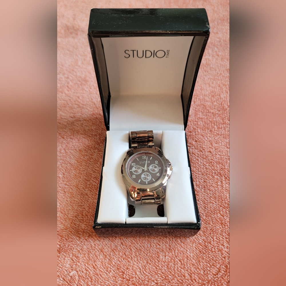 Studio time watch